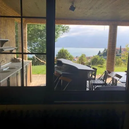 Retro Modern Rose -unique Sapanca View